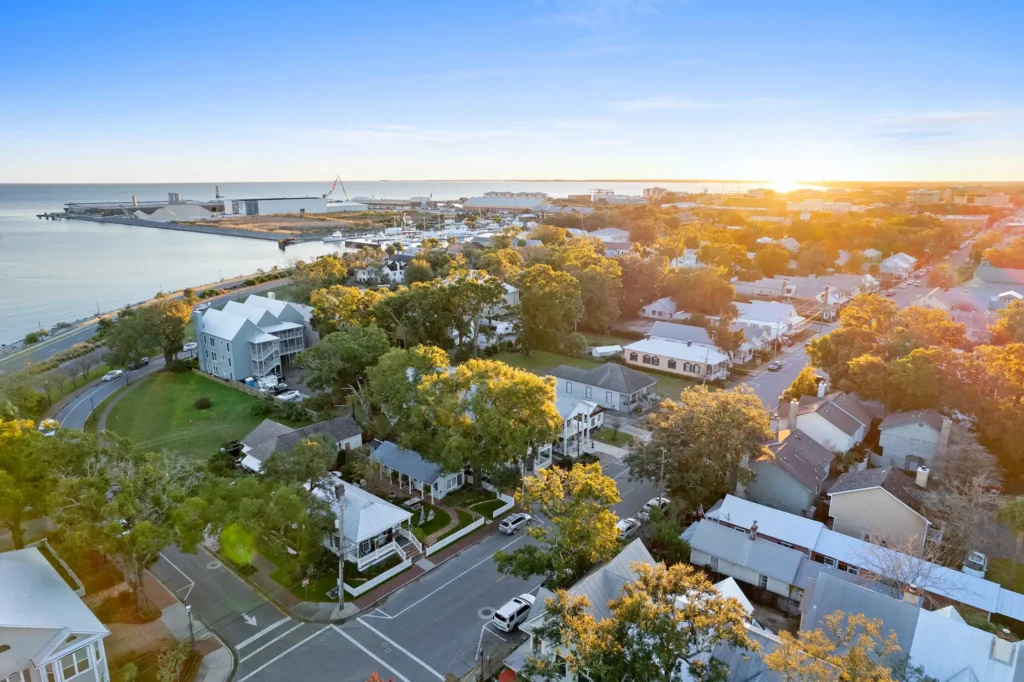 FAA Regulations for Drone Pilots in Florida: What Clients Should Know 5 residential aerial drone photography