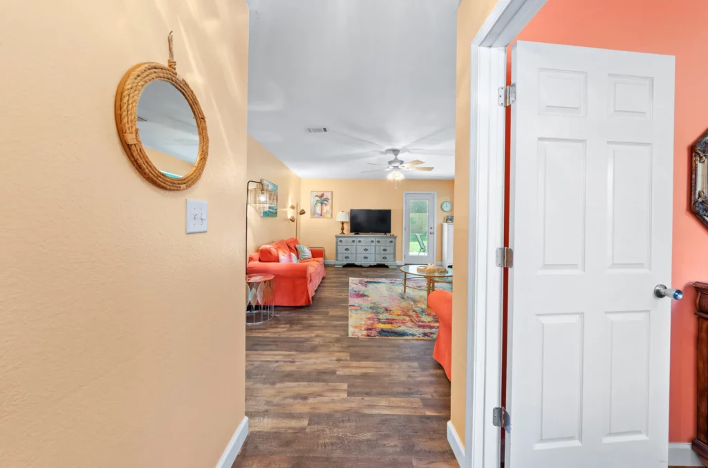 7 Common MLS Photo Mistakes Sellers Still Make – Pensacola Edition 4 kdhproductions crooked vertical lines in real estate images