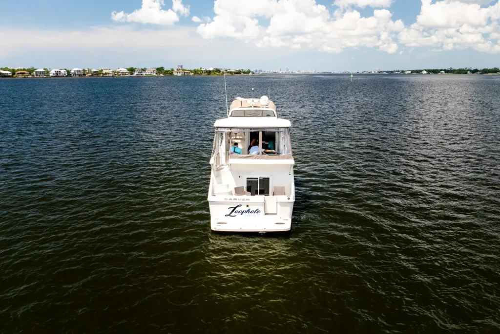 2005 Carver 41 Loophole 11