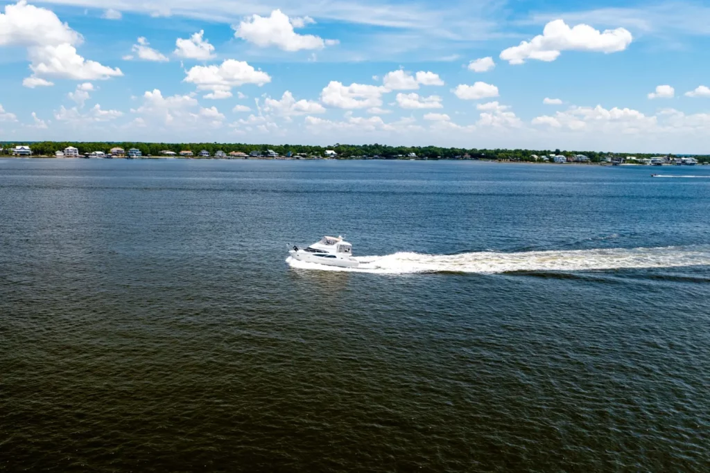 2005 Carver 41 Loophole 13