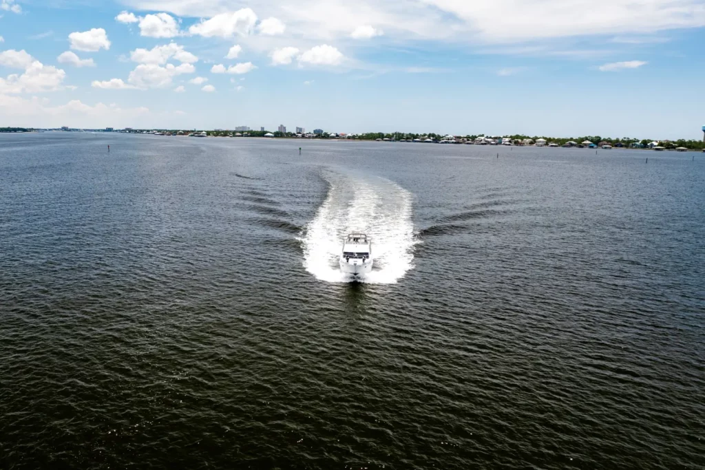 2005 Carver 41 Loophole 17