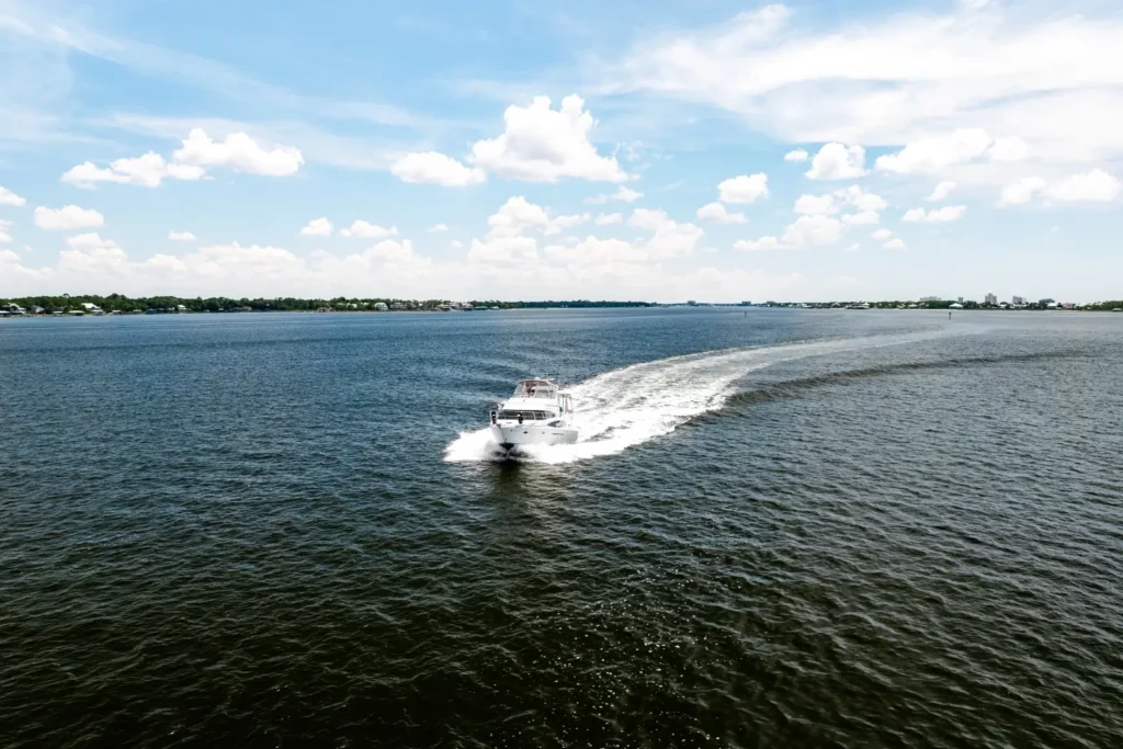 2005 Carver 41 Loophole 25