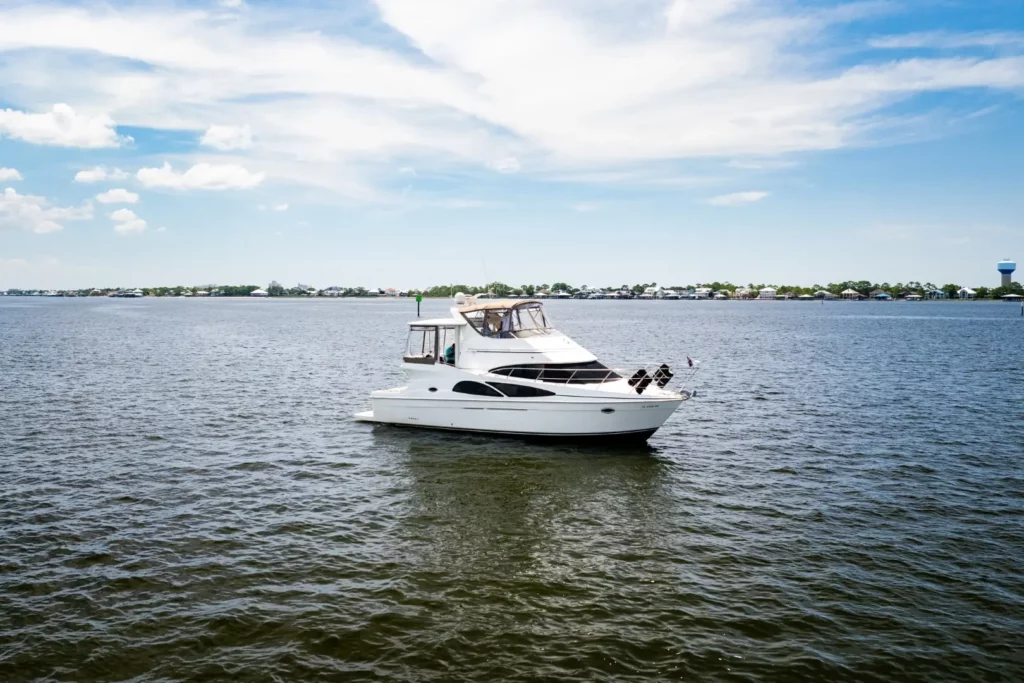 2005 Carver 41 Loophole 3