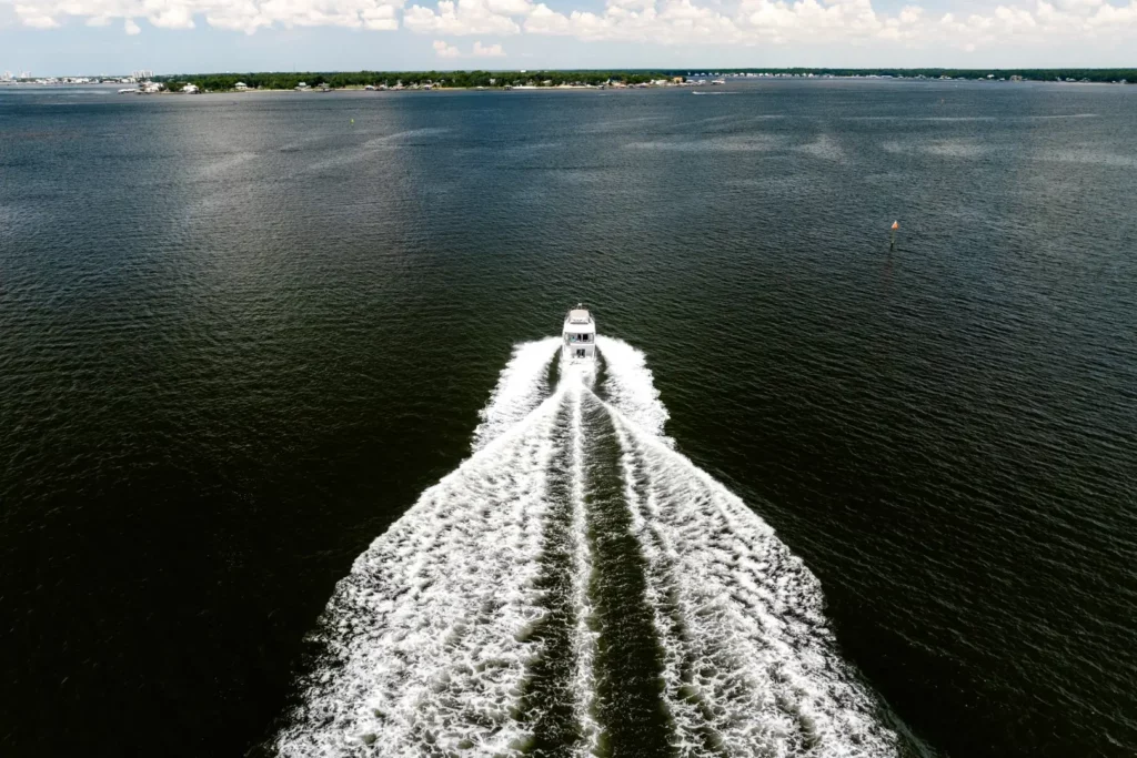 2005 Carver 41 Loophole 32