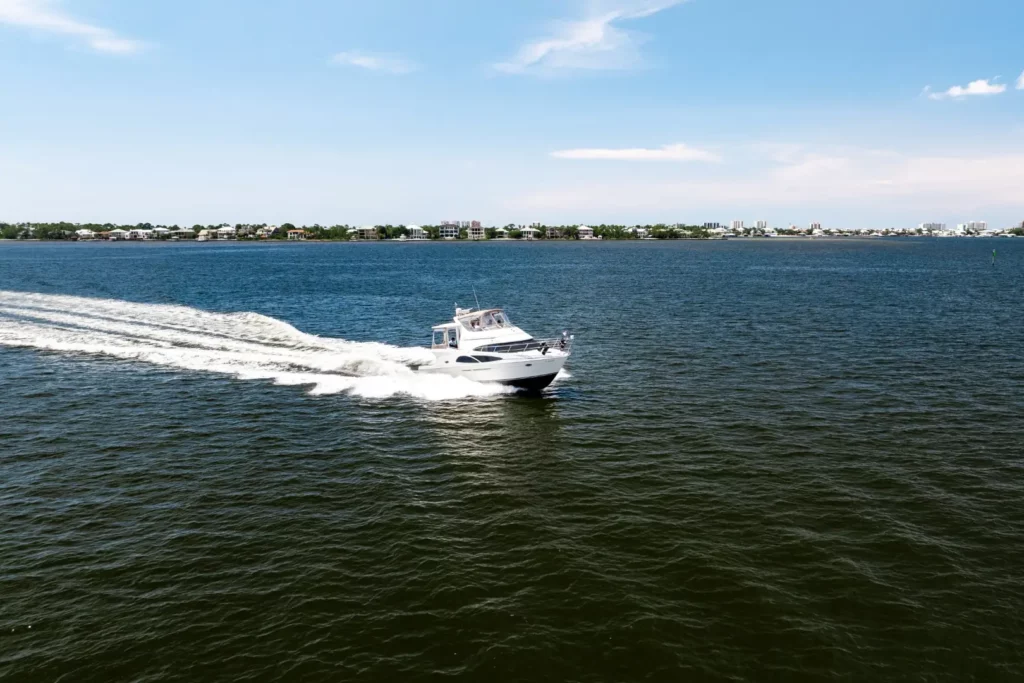 2005 Carver 41 Loophole 36