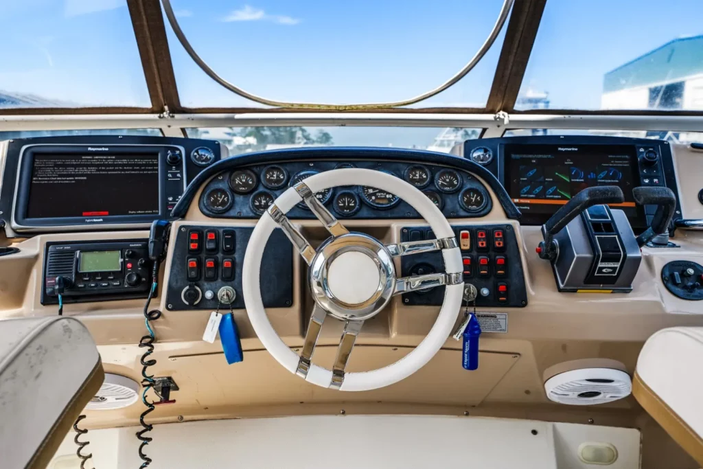 2005 Carver 41 Loophole 48