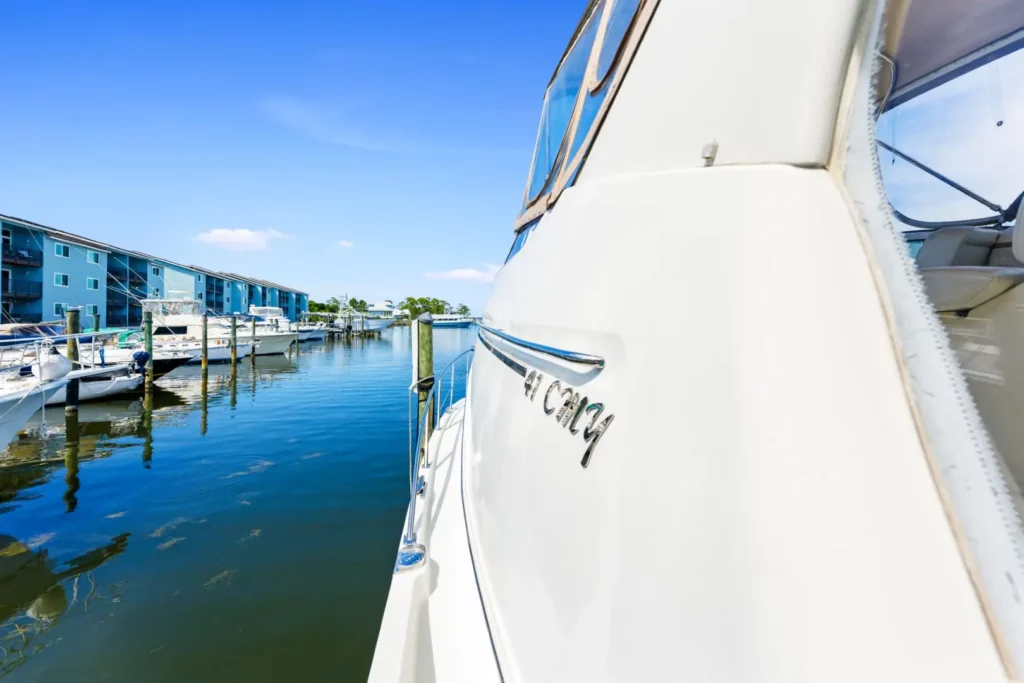 2005 Carver 41 Loophole 56