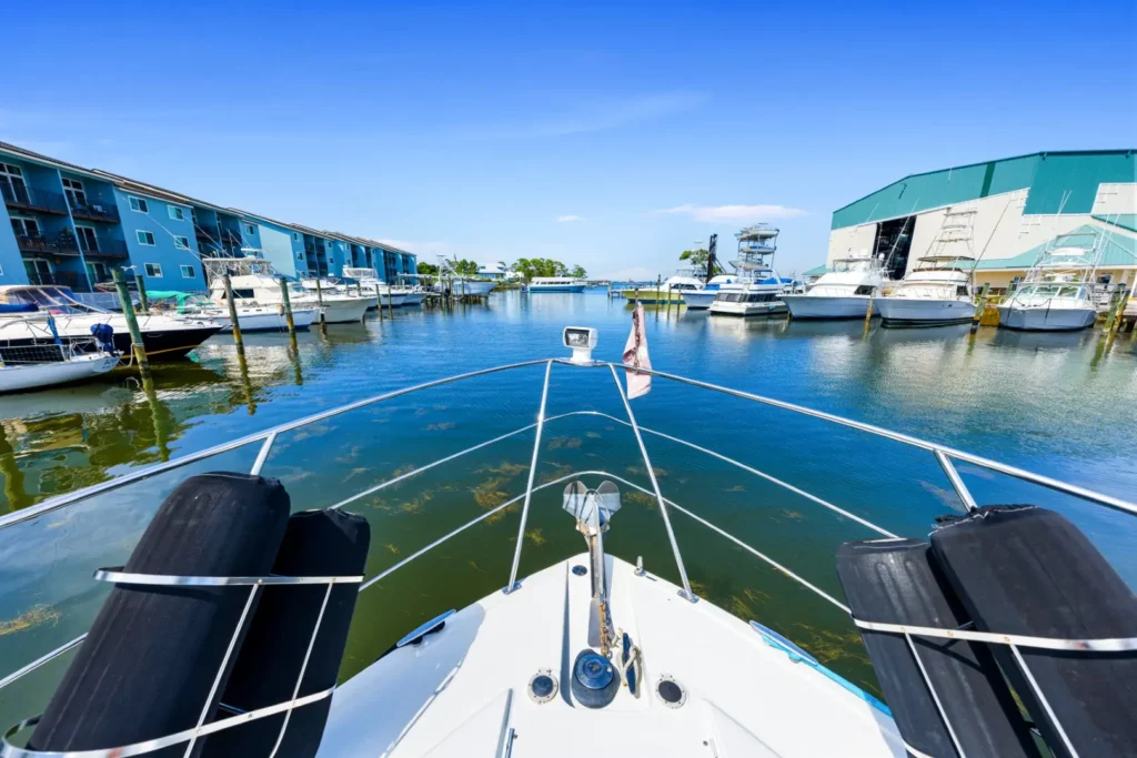 2005 Carver 41 Loophole 57