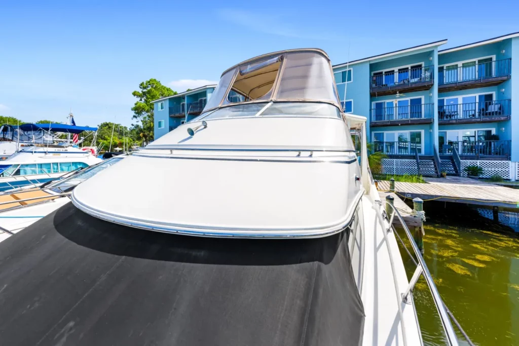 2005 Carver 41 Loophole 58