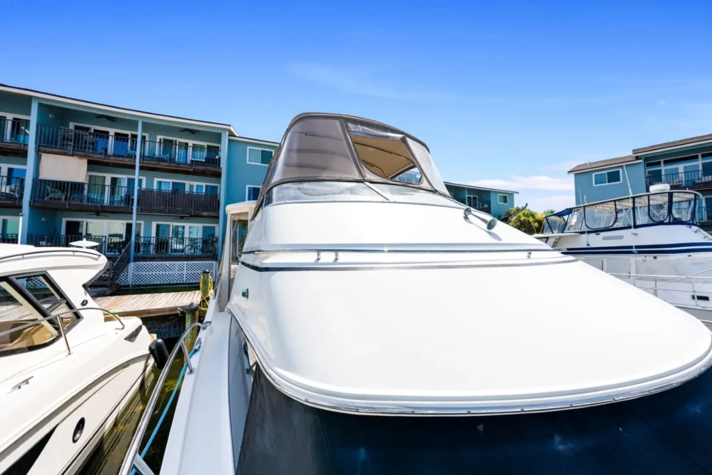 2005 Carver 41 Loophole 59