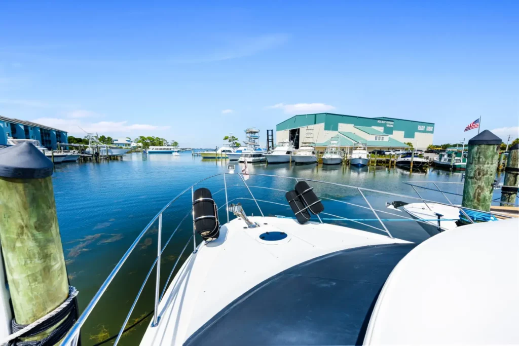 2005 Carver 41 Loophole 61