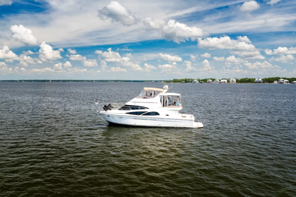 2005 Carver 41 Loophole 7