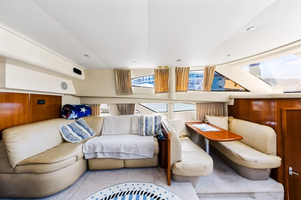 2005 Carver 41 Loophole 70