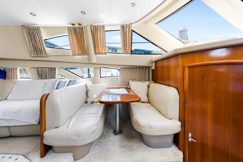 2005 Carver 41 Loophole 75