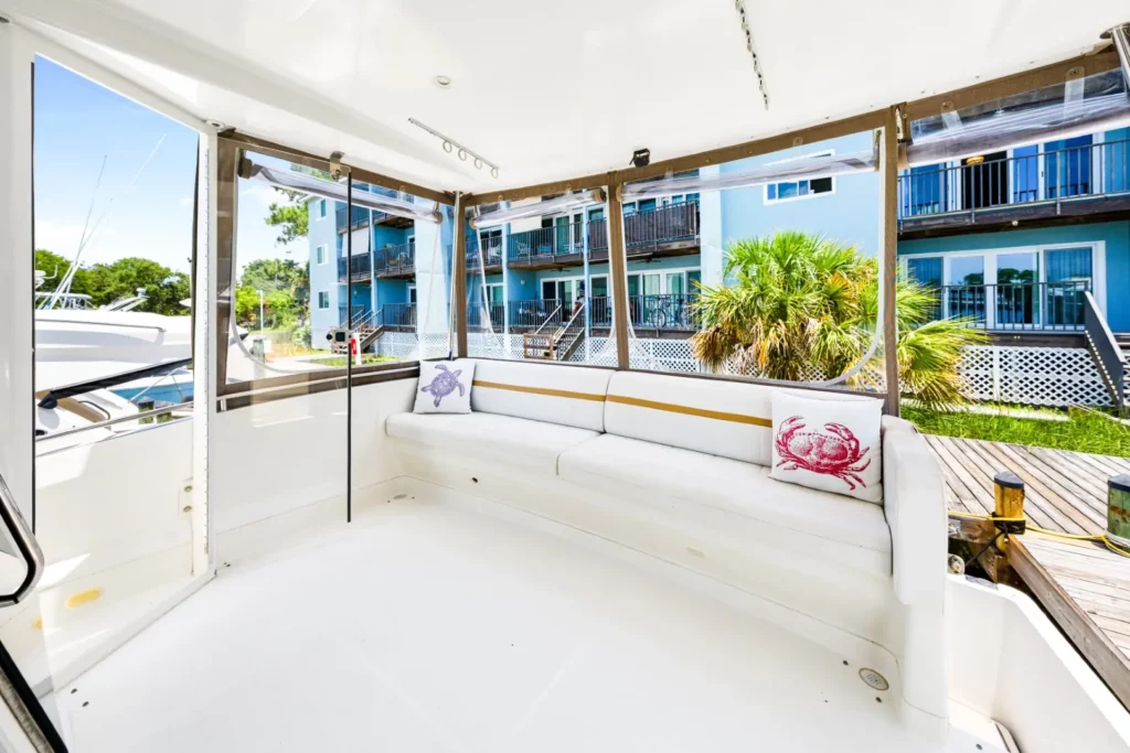 2005 Carver 41 Loophole 83