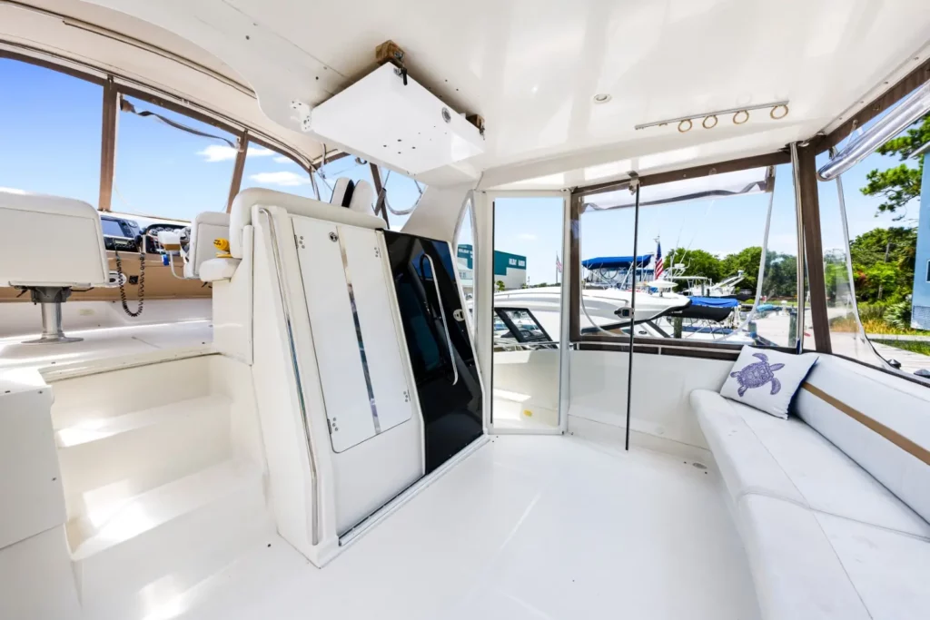 2005 Carver 41 Loophole 86