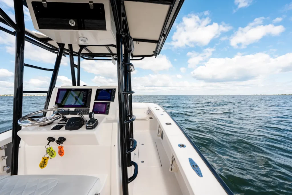 2023 Calcutta 263 Center Console 24