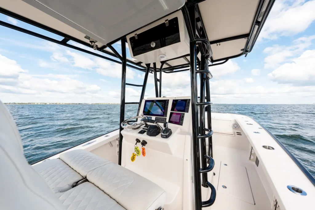 2023 Calcutta 263 Center Console 26