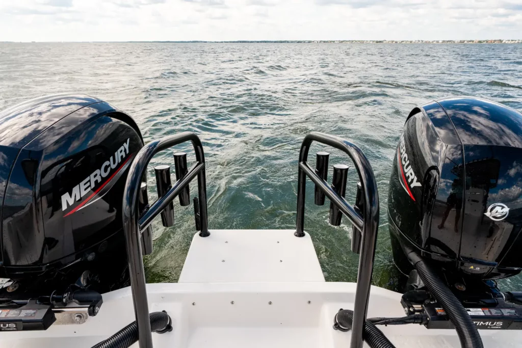 2023 Calcutta 263 Center Console 30