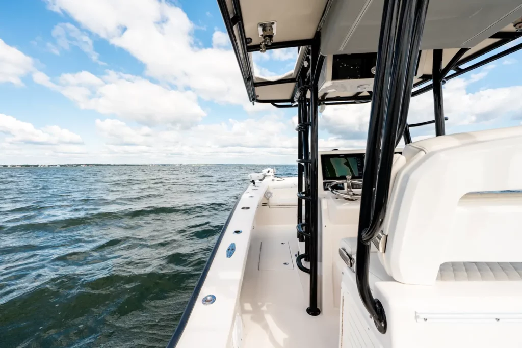 2023 Calcutta 263 Center Console 33