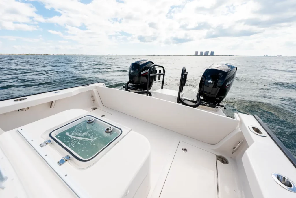 2023 Calcutta 263 Center Console 37