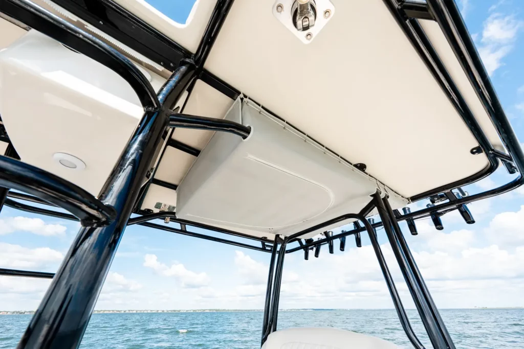 2023 Calcutta 263 Center Console 55