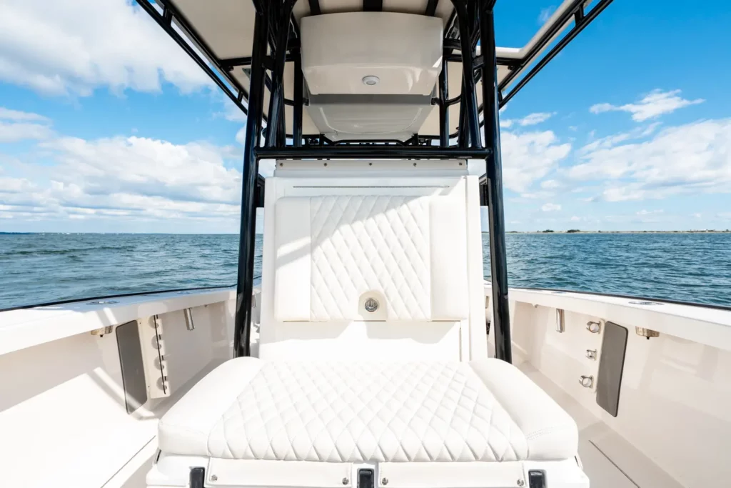 2023 Calcutta 263 Center Console 59
