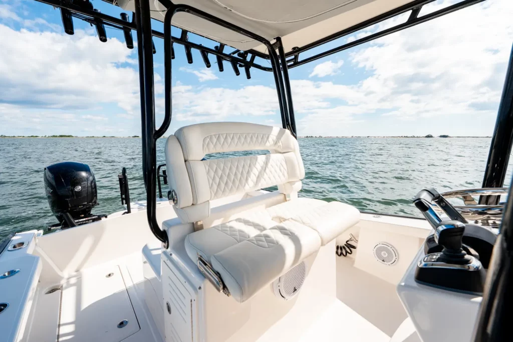 2023 Calcutta 263 Center Console 60