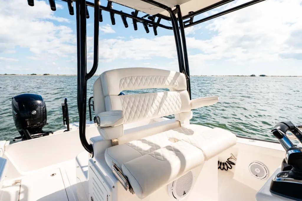 2023 Calcutta 263 Center Console 63