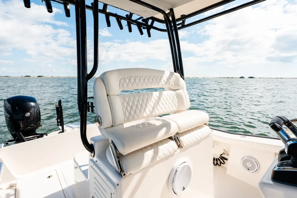 2023 Calcutta 263 Center Console 64
