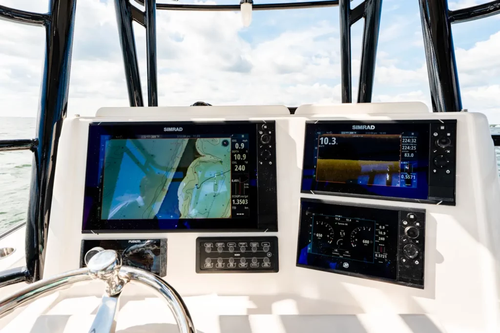 2023 Calcutta 263 Center Console 65